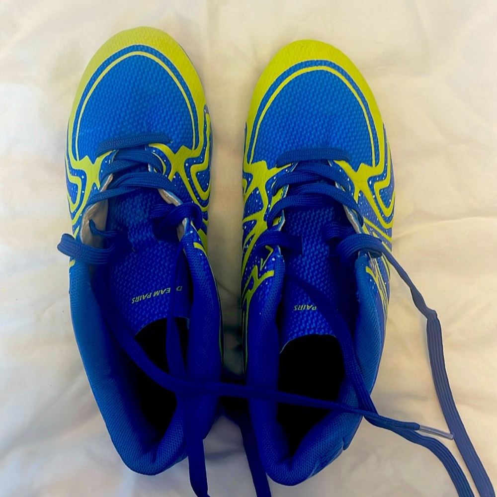 Big boys soccer/football shoes size 6 blue and green